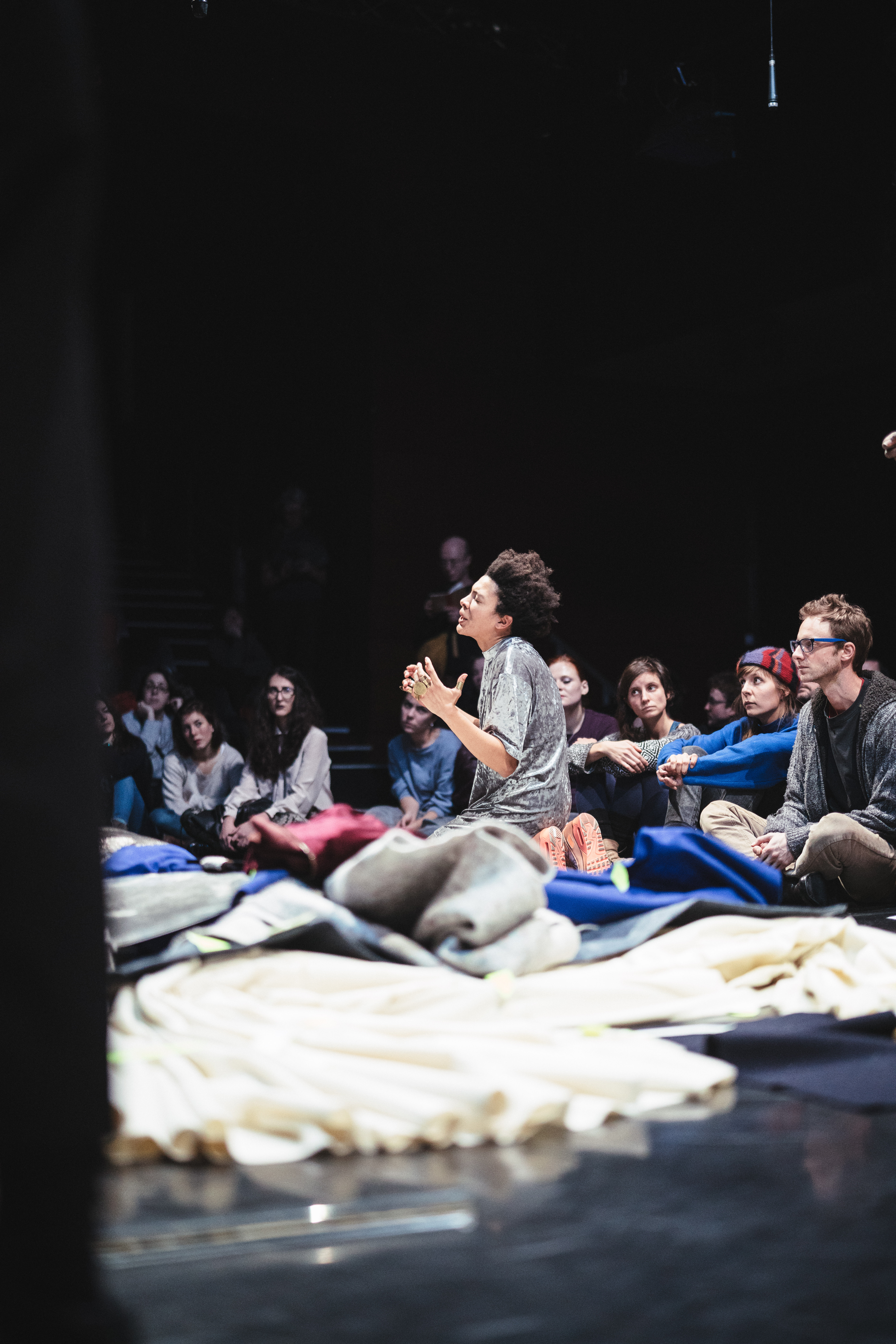 Betty Tchomanga dans Hymen Hymne de Nina Santes