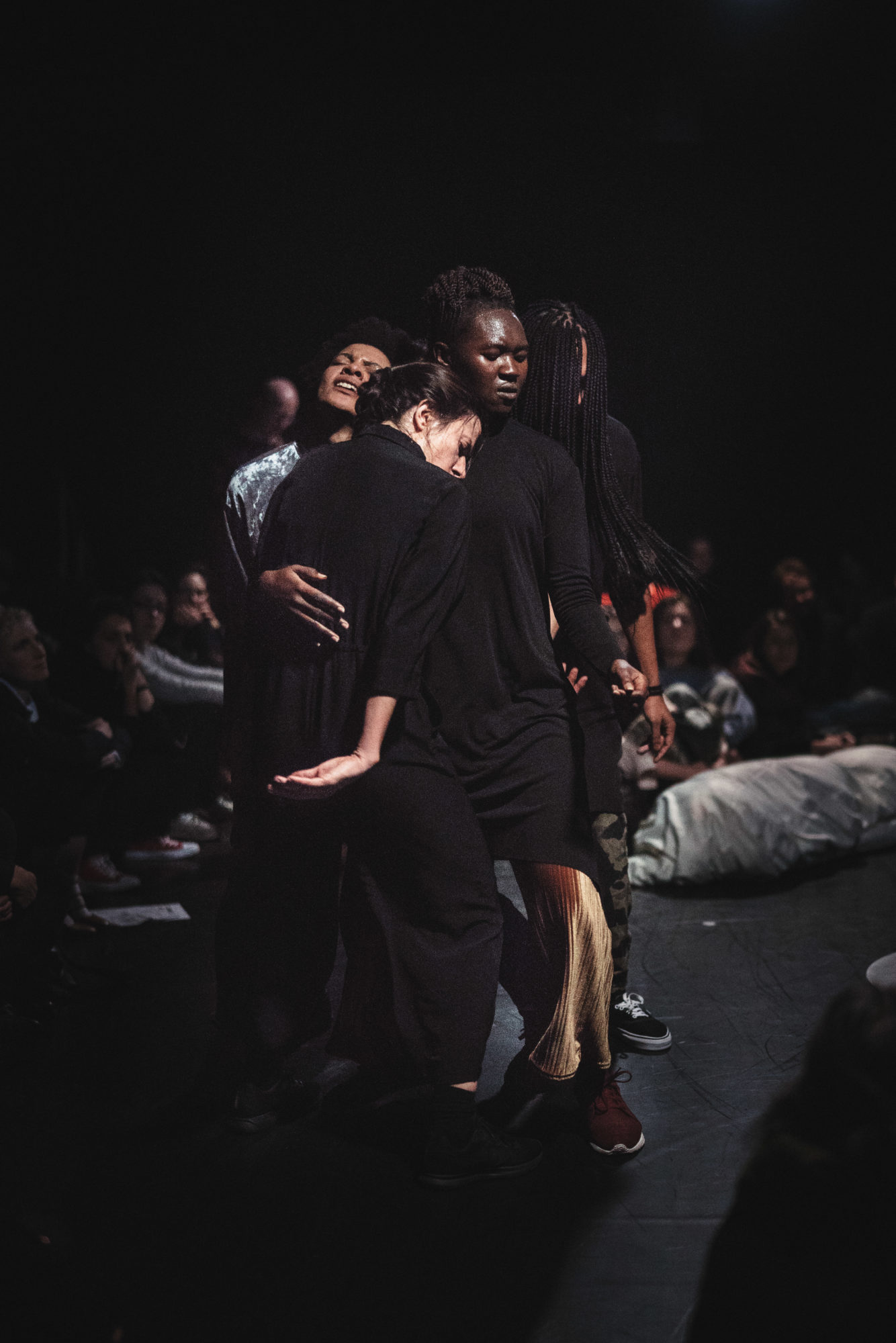 Betty Tchomanga et Nanyadji K Gara dans Hymen Hymne de Nina Santes