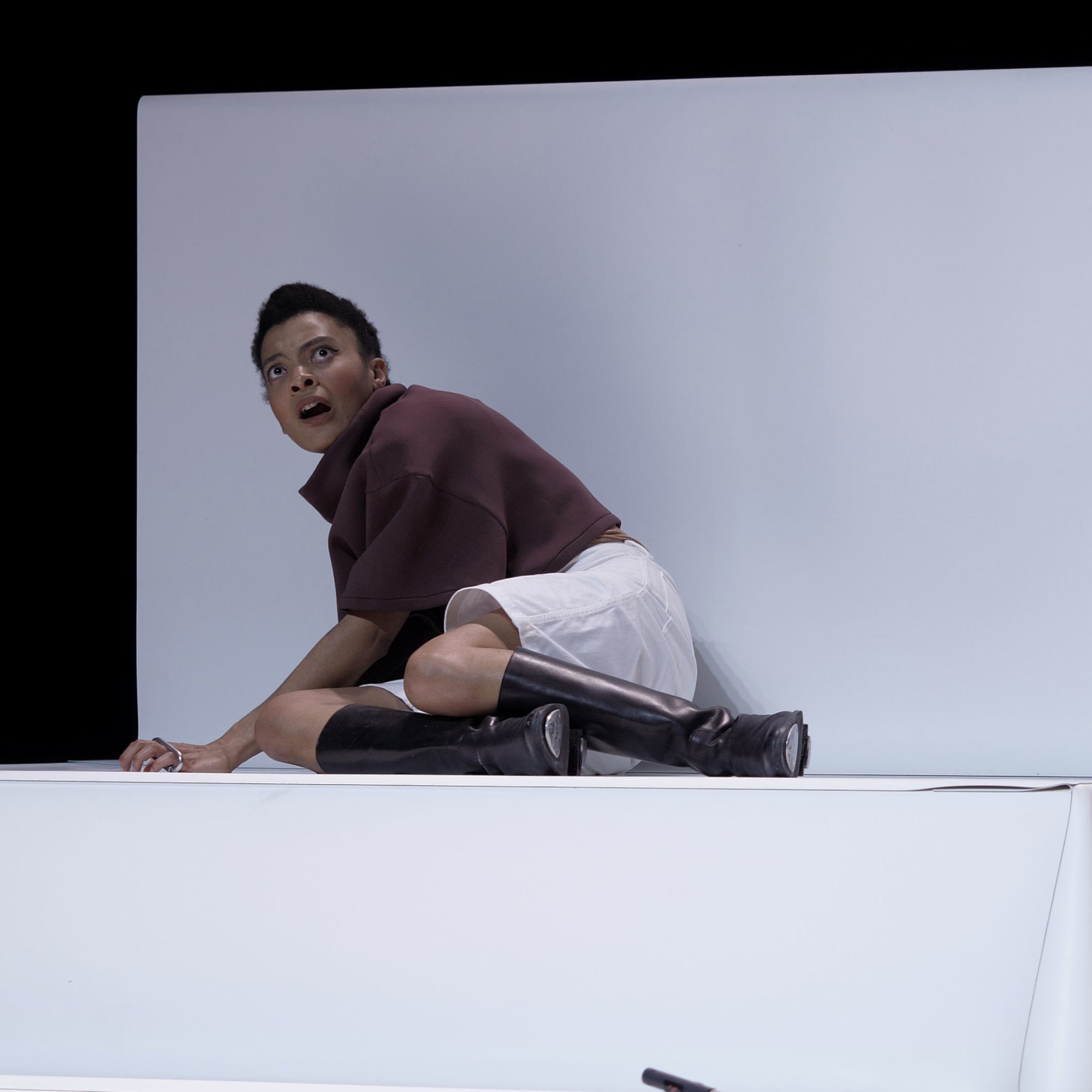 betty tchomanga dans république zombie de nina santes