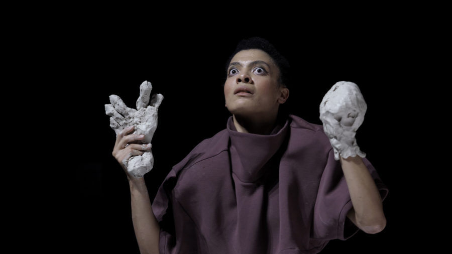 betty tchomanga dans république zombie de nina santes